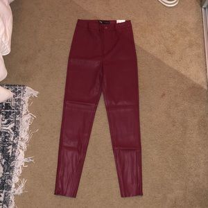 ZARA - High rise red faux leather zip/button leggings (pants) size xs - nwt